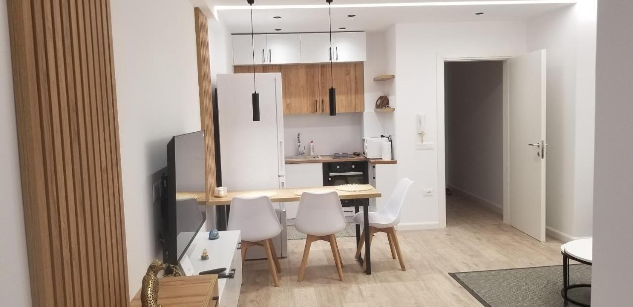 2A Near Blloku Area Apartment Tirana Zewnętrze zdjęcie